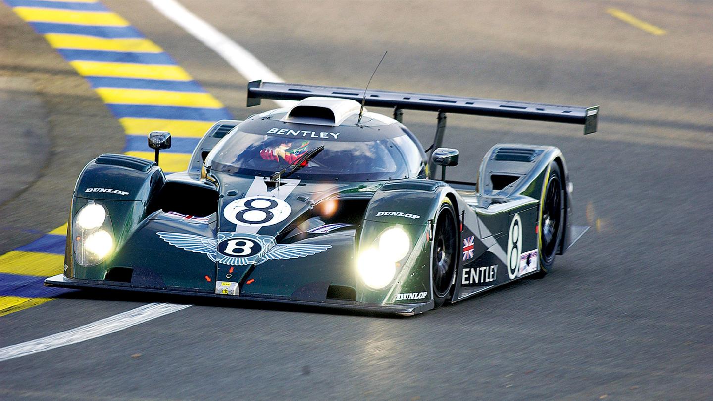 The Bentley EXP Speed 8 driving in dry conditions during qualifying for the 24 hours of Le Mans