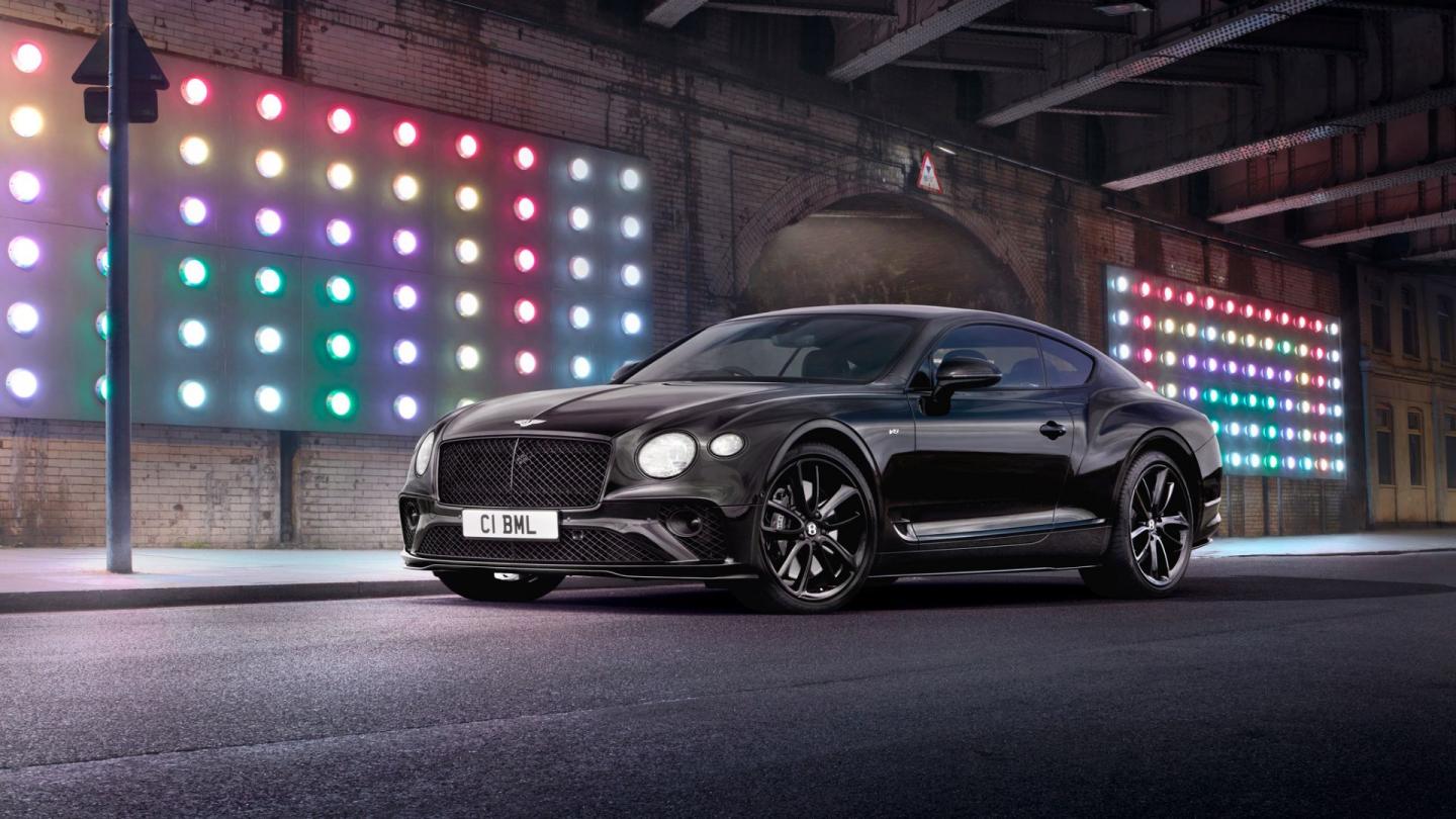 The third generation of ultimate GT, the Continental GT parked in a tunnel in London feautring vibrant colour pannels