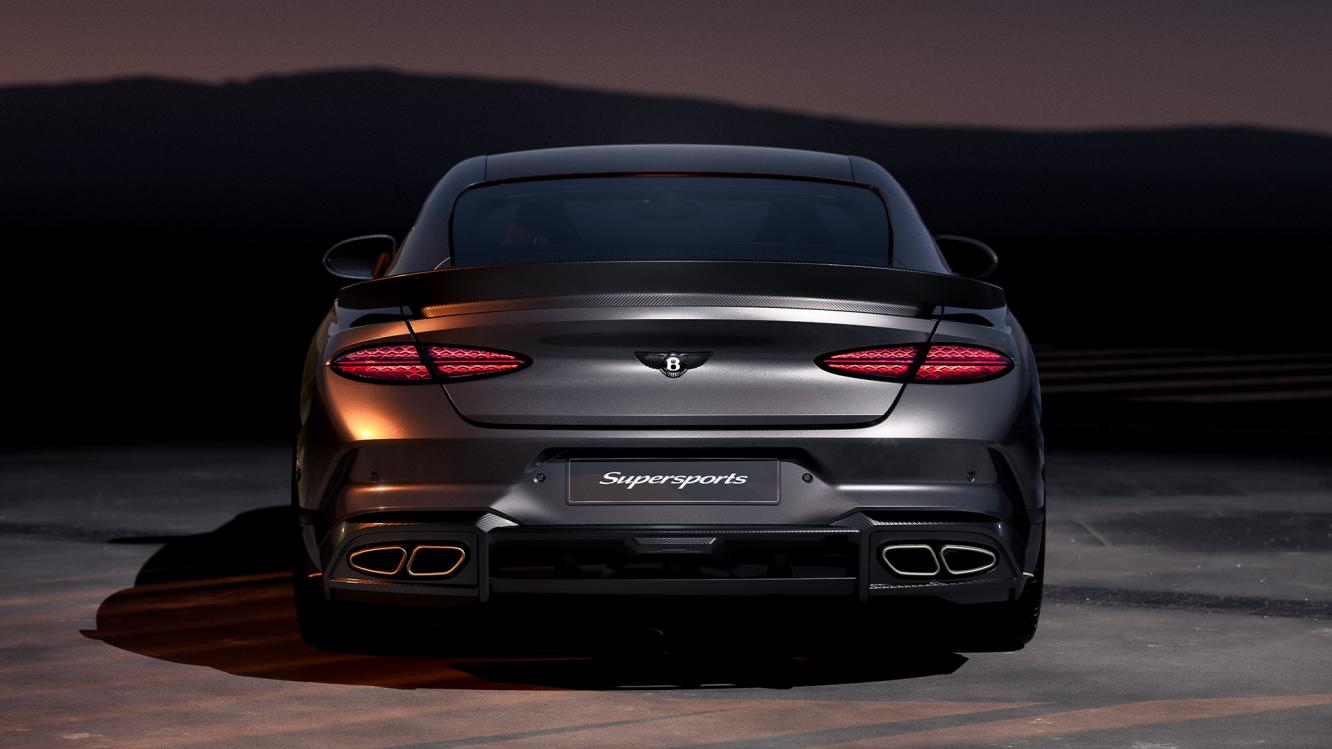 Rear profile of the Bentley Supersports in Antracite Satin with the Titanium Akrapovic x Bentley exhaust