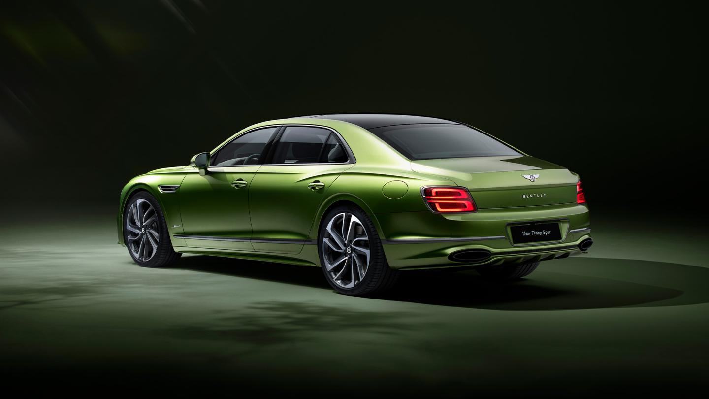Rear profile of the new Bentley Flying Spur Speed in Tourmaline Green