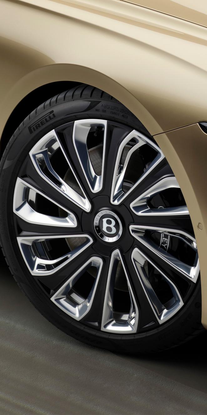 Close up of the 22" Mulliner exclusive painted and polished directional wheel