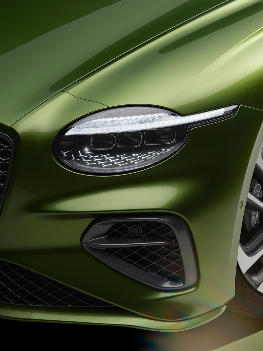 Close up of the new headlight of the Continental range