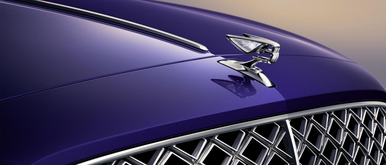 Tanzanite Flying Spur Mulliner Flying B close up